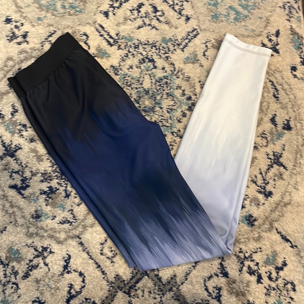 Small GapFit workout leggings- blue & white ombré